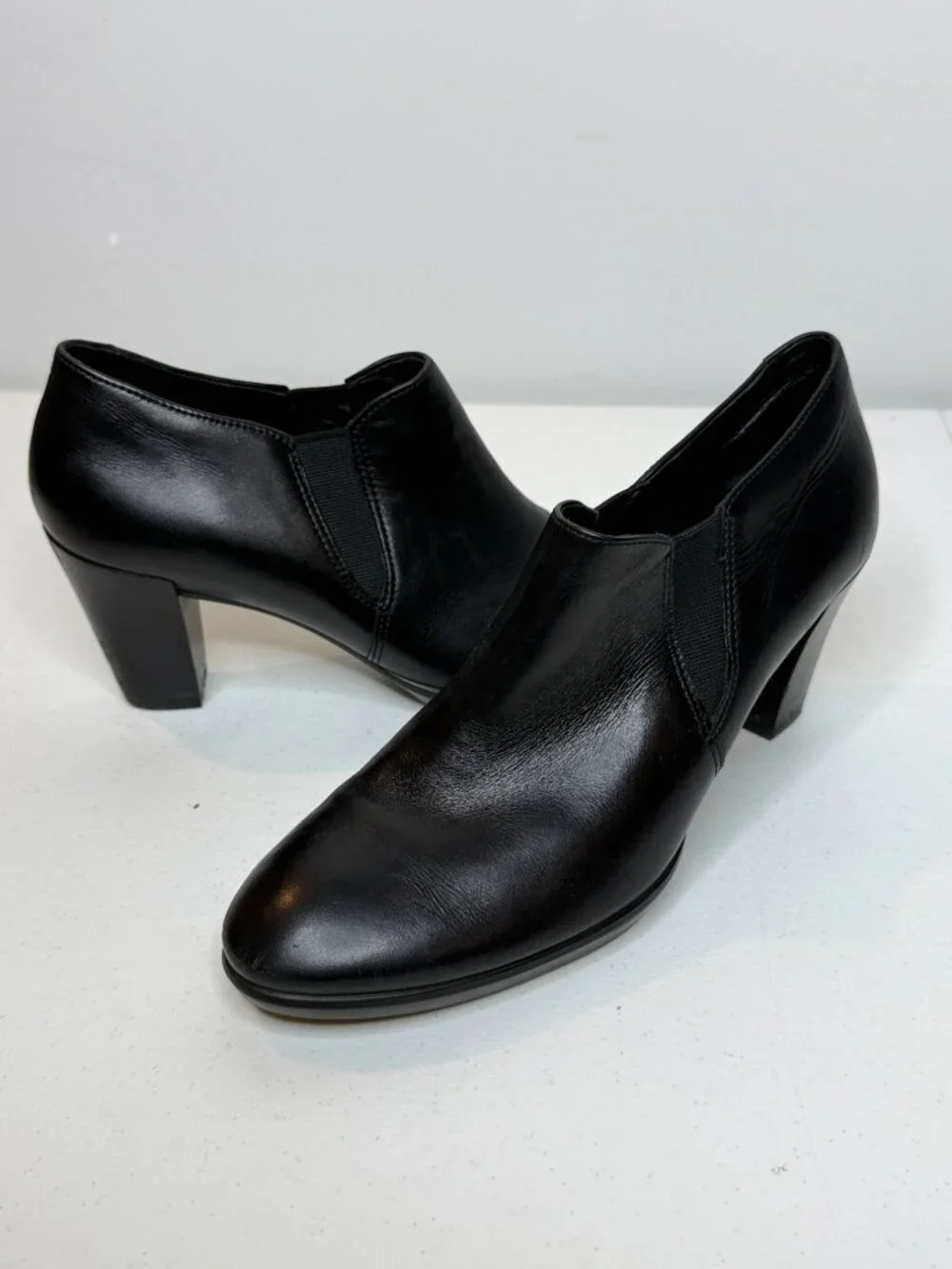 ECCO Black Leather Heeled Ankle Booties Womens EU 39